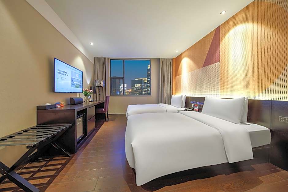 Orange Hotel Jinji Lake in Suzhou Center