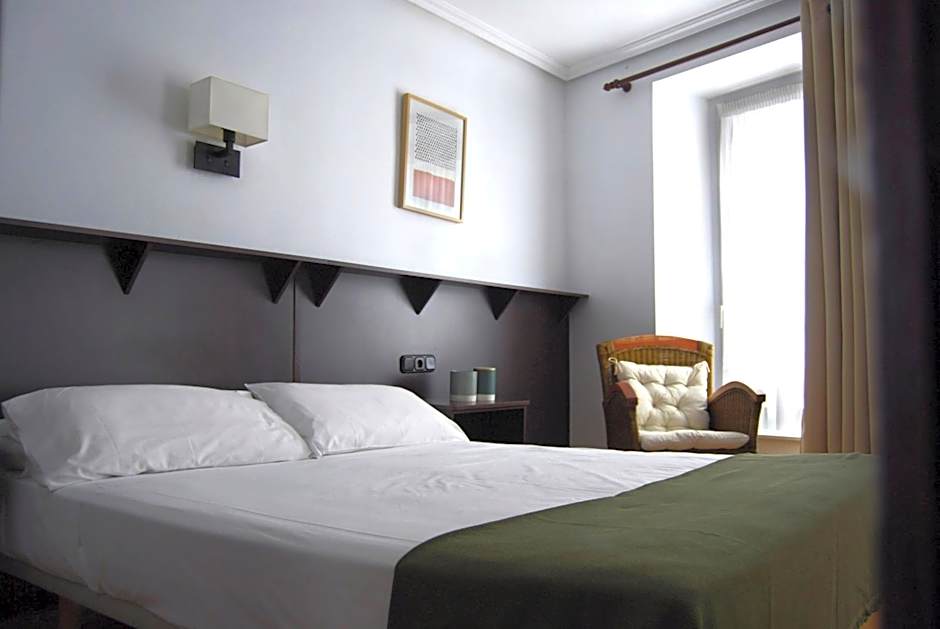 Hotel Arrasate by gaiarooms