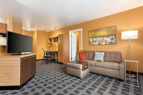 Suite, 1 Bedroom (1 Queen Bed and 1 Double Sofa Bed)