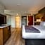 Monte Carlo Inns Oakville Suites