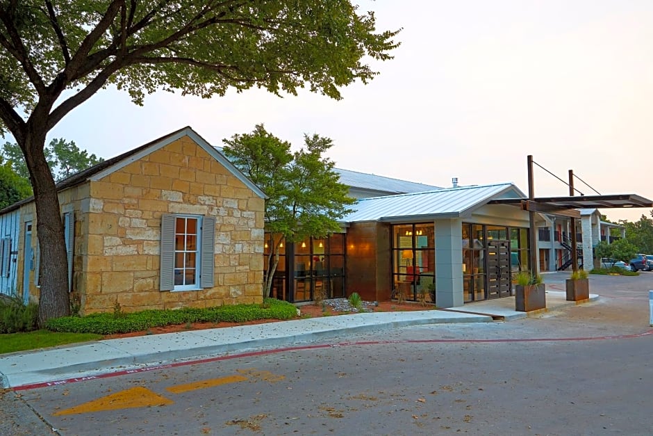 Fredericksburg Inn And Suites