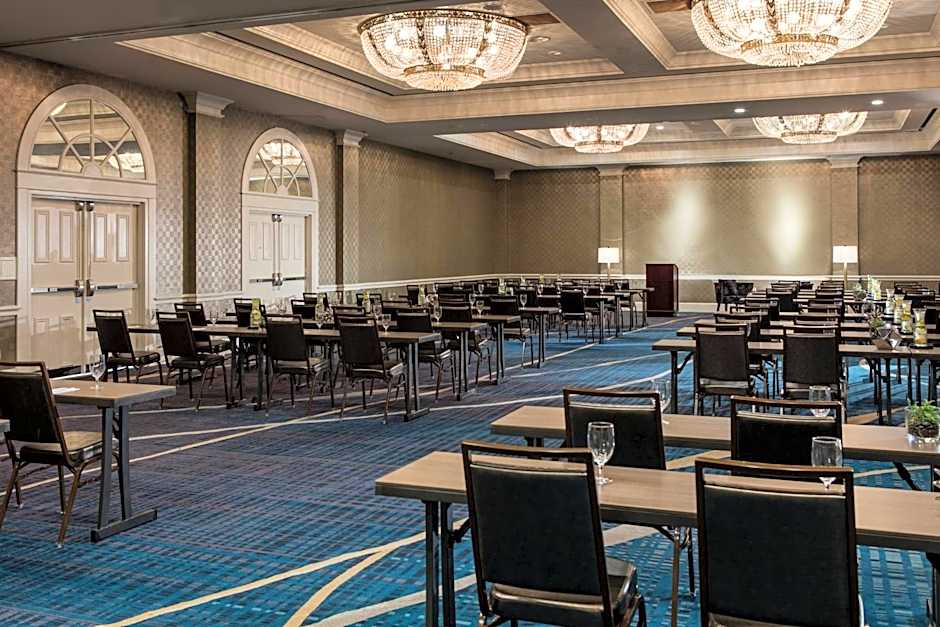 Renaissance by Marriott Waterford Oklahoma City Hotel