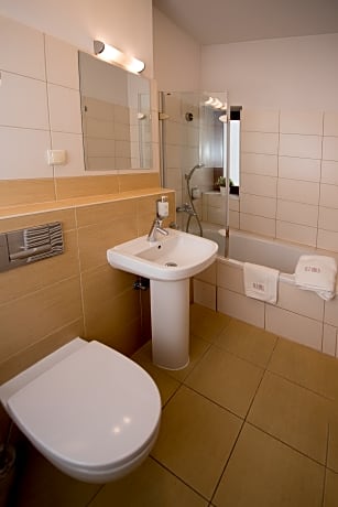 apartment economy