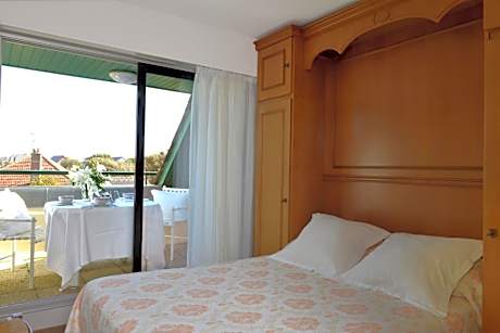 Apartment (4 Adults)