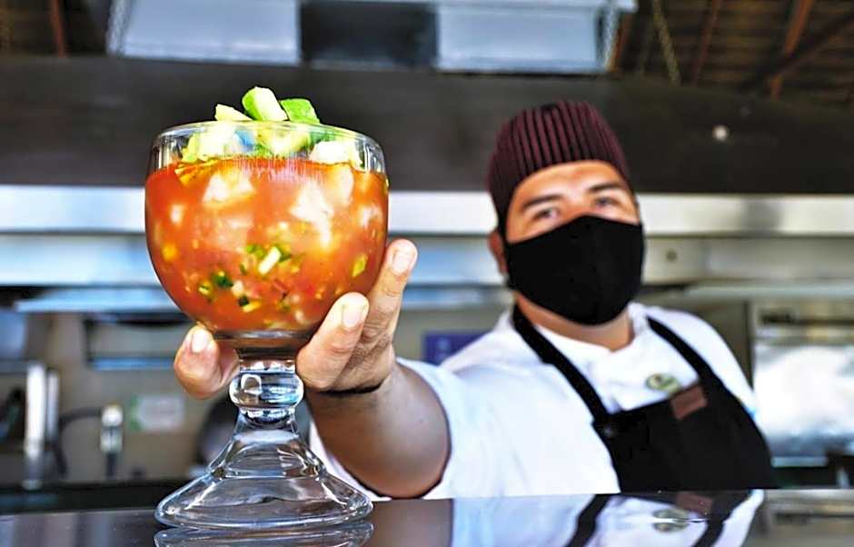 2 Bed 2 Bath, plus one den at Playa Royale Condo 3508, Free WIFI