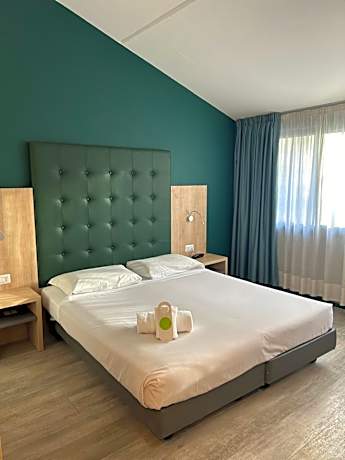 Green Hotel Motel