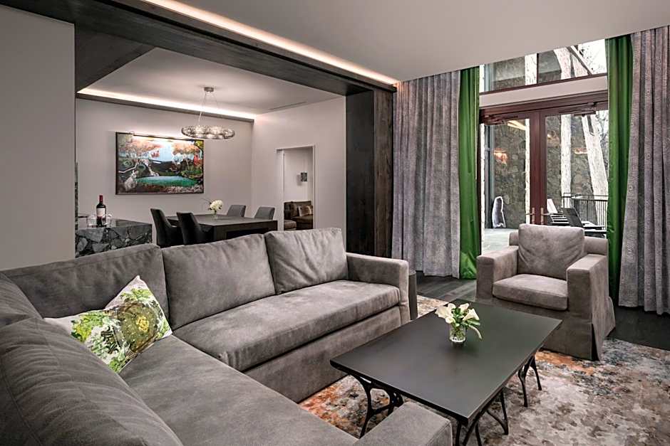 Grand Bohemian Lodge Greenville, Autograph Collection