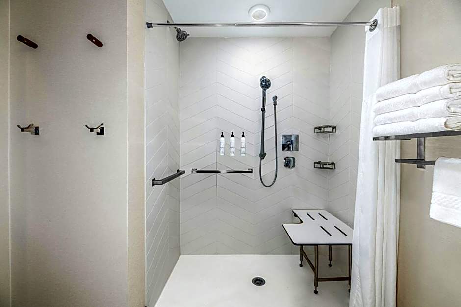 Fairfield by Marriott Inn & Suites Norfolk