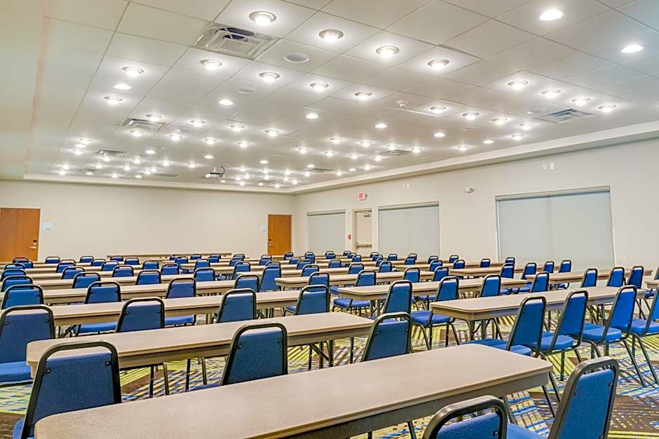 Holiday Inn Express & Suites Russellville By IHG