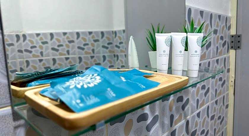 Montana Hotel & Hostel Phuket