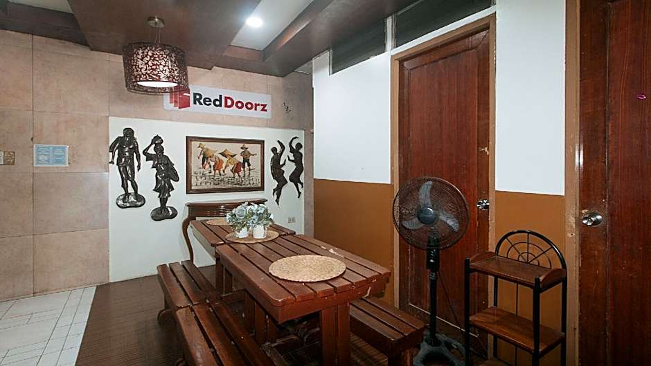 RedDoorz @ Plaza La Paz Iloilo City