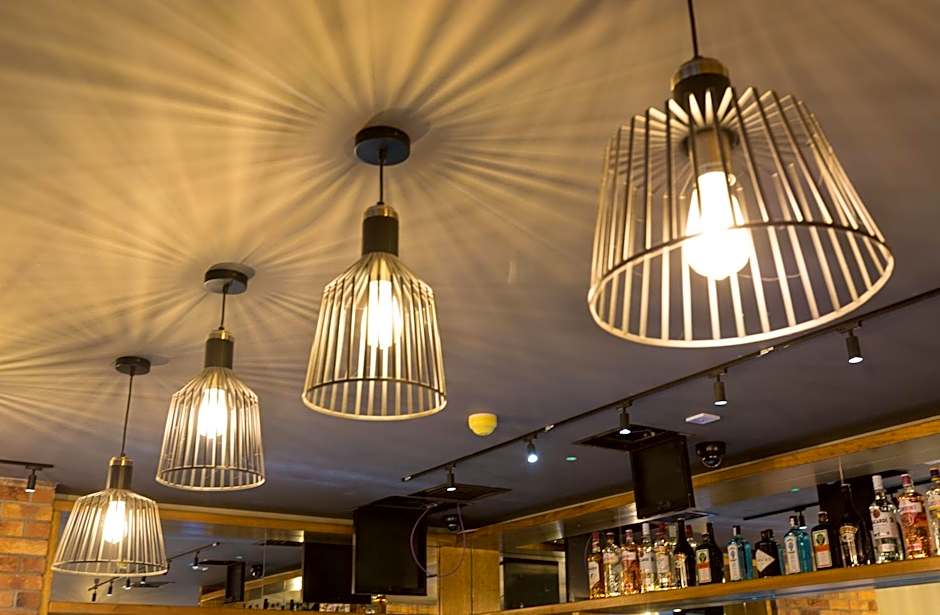 Castle Varagh Hotel & Bar