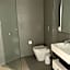 Wsp quiet apartment in CBD with free parking