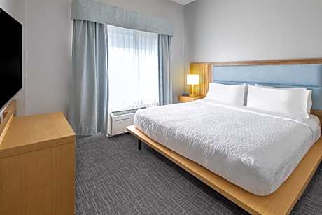 One-Bedroom King Suite - Non-Smoking