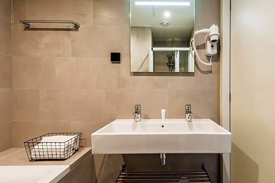 YAYS Amsterdam East by Numa