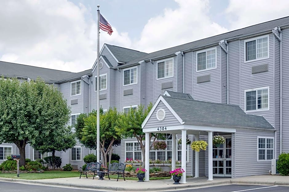 Microtel Inn & Suites by Wyndham Greensboro