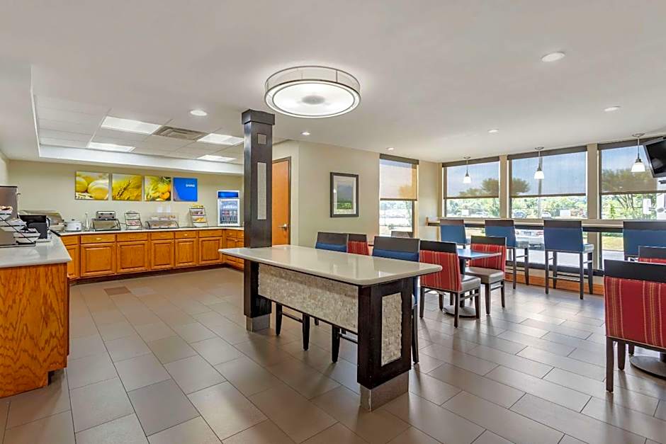 Comfort Inn & Suites Little Rock Airport