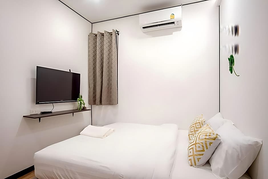 Isara Boutique Hotel and Cafe