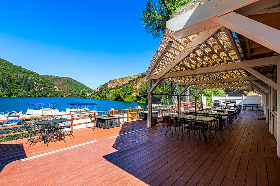 The Lodge at Blue Lakes