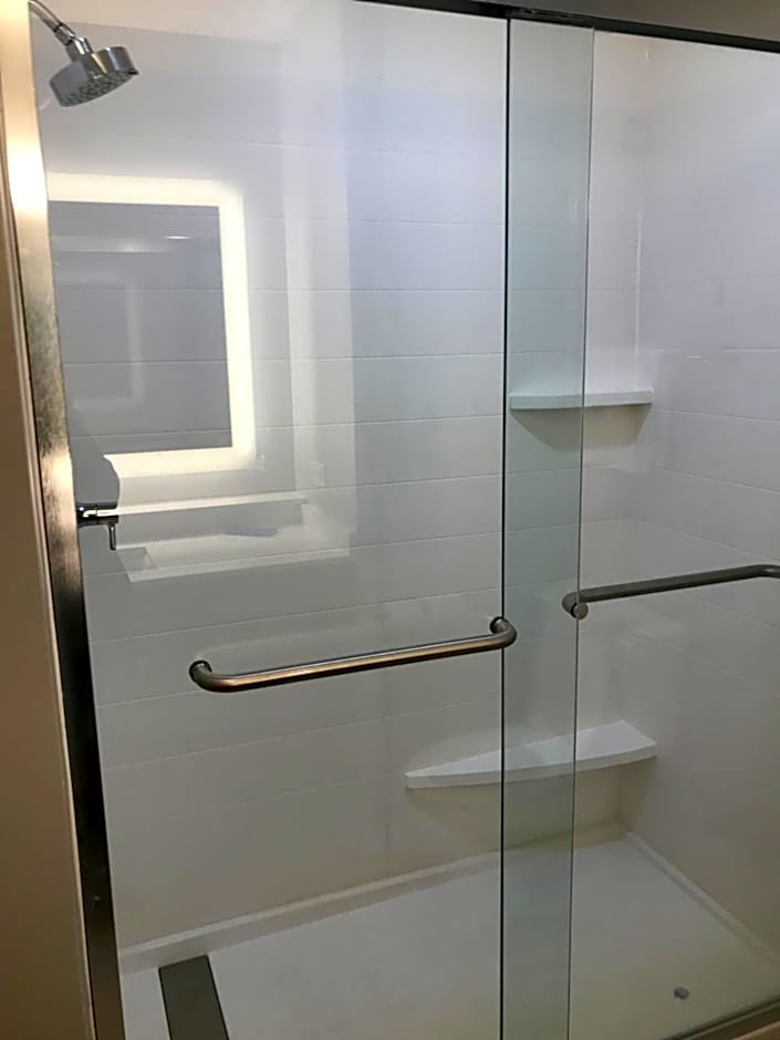 Holiday Inn Express Toledo West - Napoleon By IHG