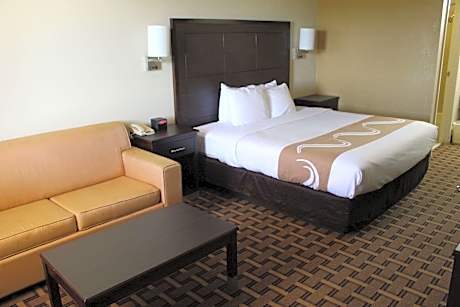 1 King Bed, Nonsmoking