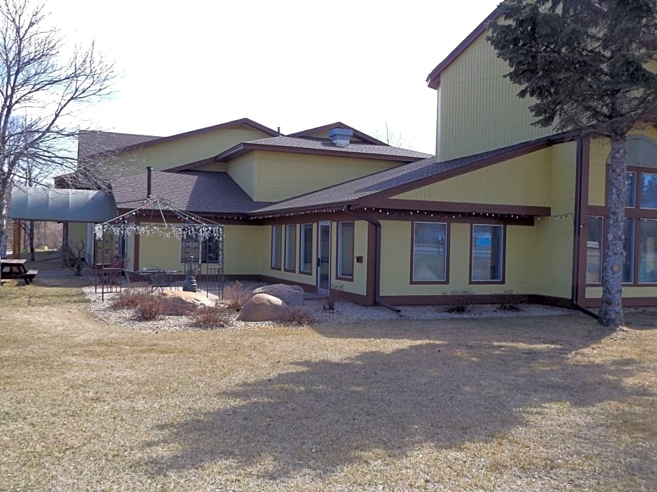 Nisswa Inn and Suites