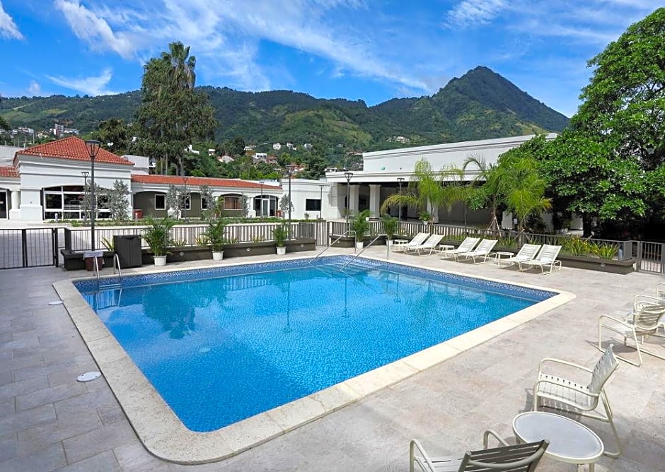 Plaza Hotel and Suites