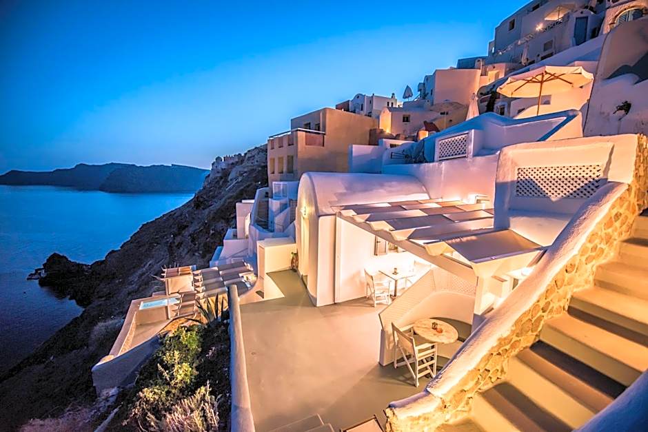 Virginia's Cave Villas