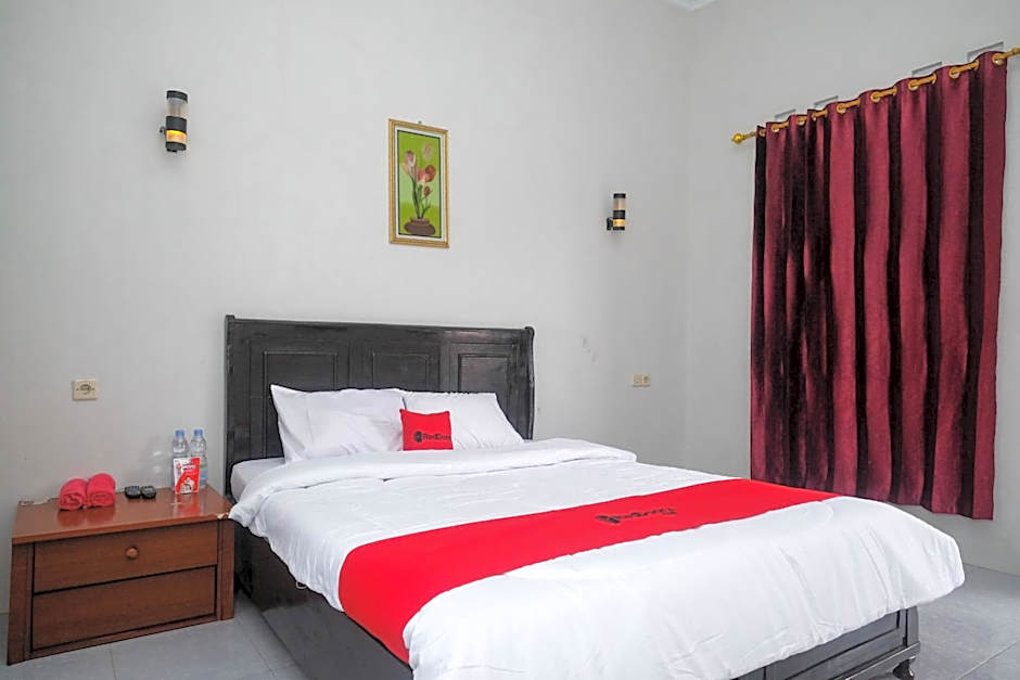 RedDoorz at Jalan Dieng 3