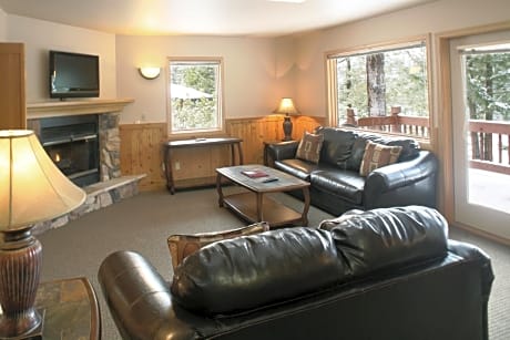 Premium One-Bedroom Chalet with Lake View
