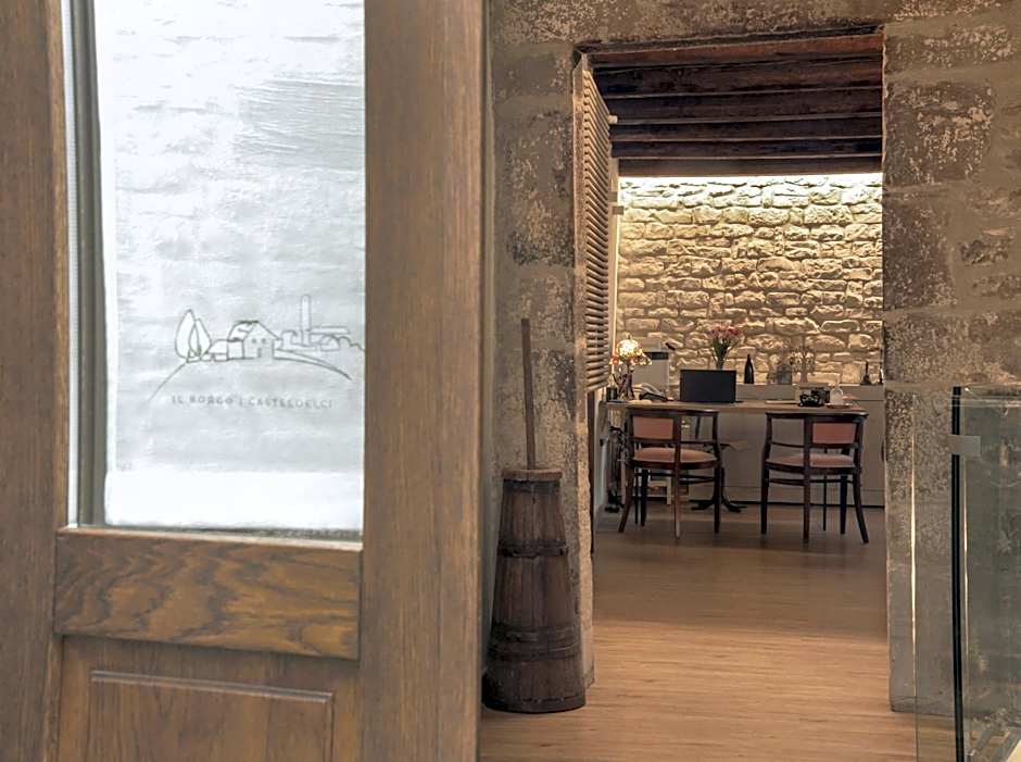 Il borgo Casteldelci