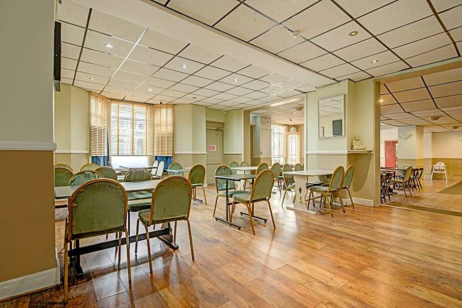 Cardiff Riverside Hotel by Belvilla
