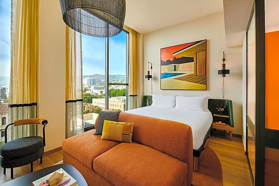 Hollywood Volume, a Tribute Portfolio Hotel