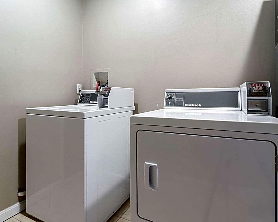 Rodeway Inn & Suites Williamsburg Central