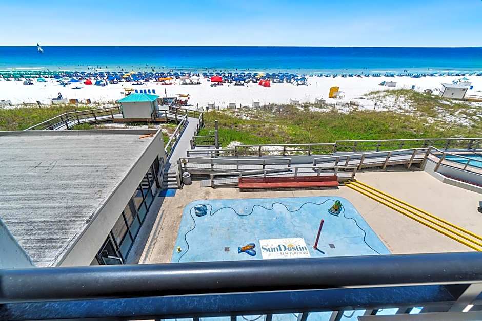 Splash Into Sundestin, Thanksgiving Stays Get 50 Gift Card