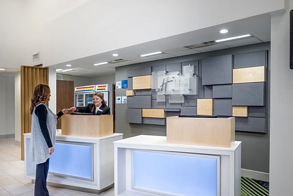 Holiday Inn Express Hotel & Suites Louisville East By IHG