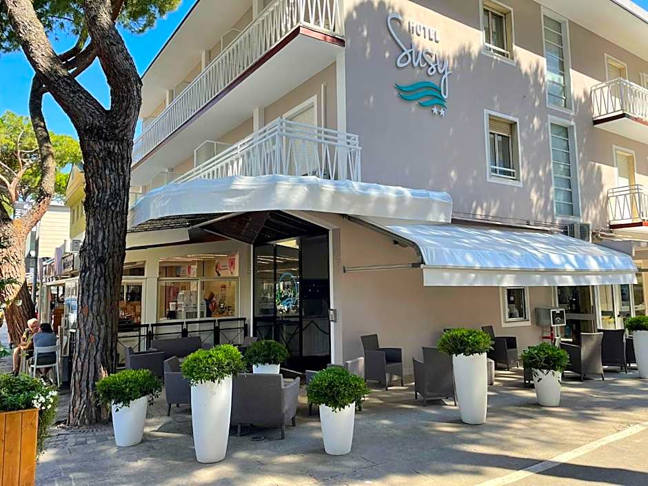 Hotel Susy - Bakery & Gluten Free Home Made - direttamente su viale Dante a due passi dal mare