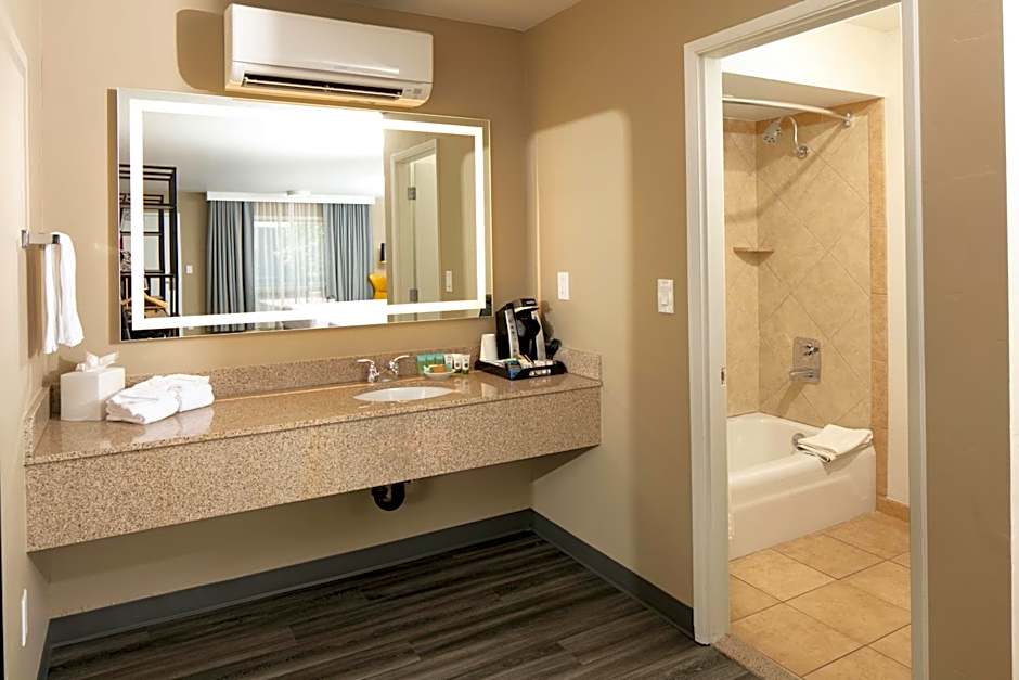 Waypoint Hotel