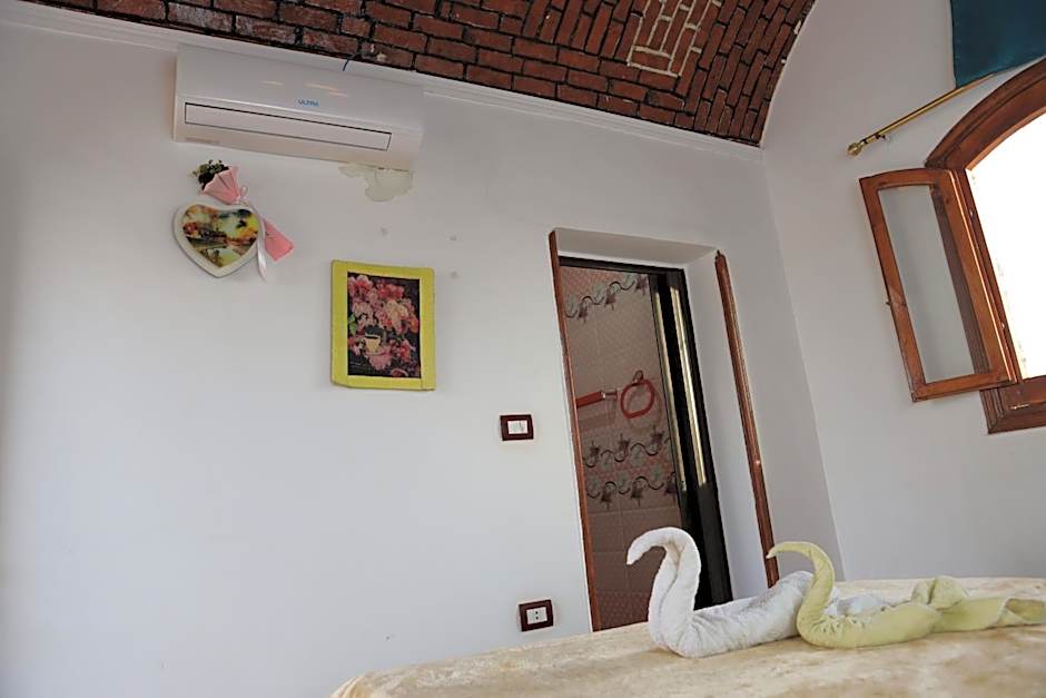 Memnoun house