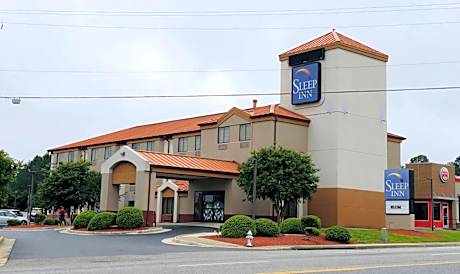 1 King Bed, Nonsmoking, Accessible