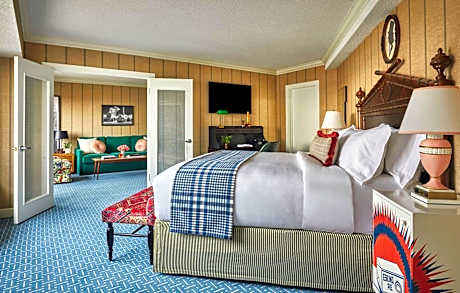 Graduate King Suite