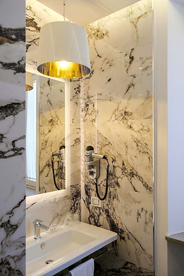 Stendhal Luxury Suites