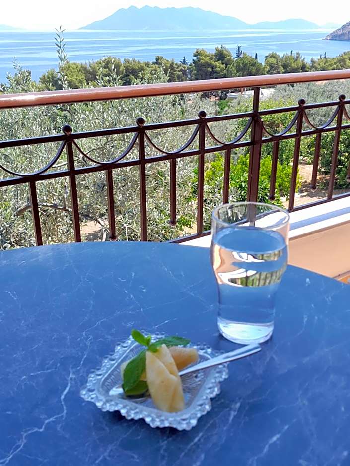 Yialasi Hotel