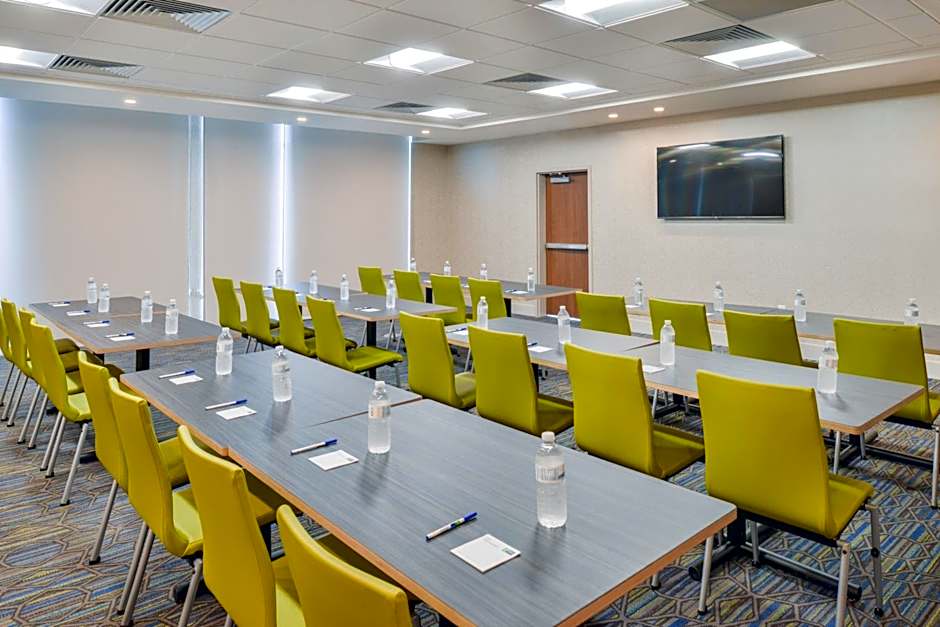 Holiday Inn Express & Suites - Chadron By IHG