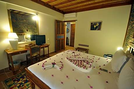 Suite with Garden View