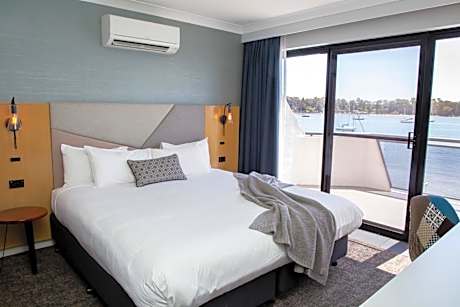 King Suite with Sea View