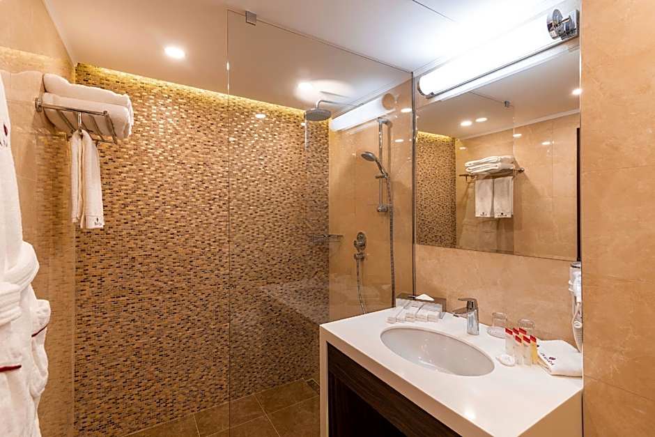 Ramada Hotel & Suites by Wyndham Yerevan