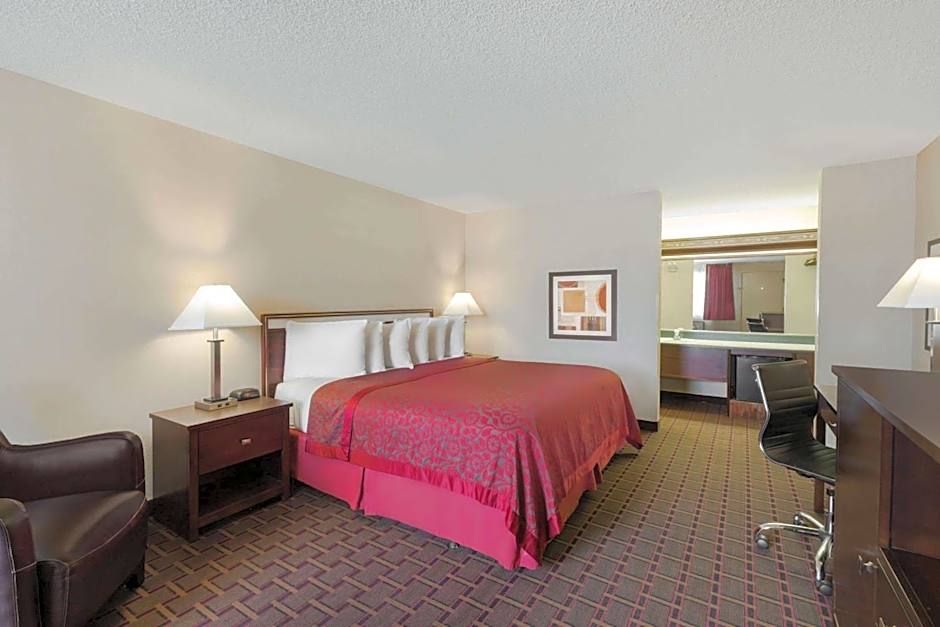 Days Inn by Wyndham Auburn