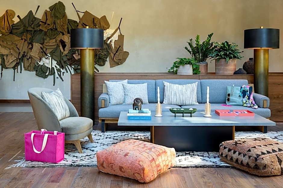 Moxy Boulder University