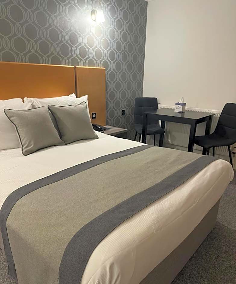 Photo 1 of 6 of Double Room